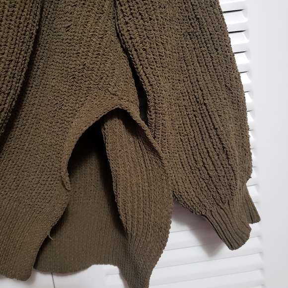 Aerie Womens oversized Olive Green Knit Sweater - Picture 2 of 9